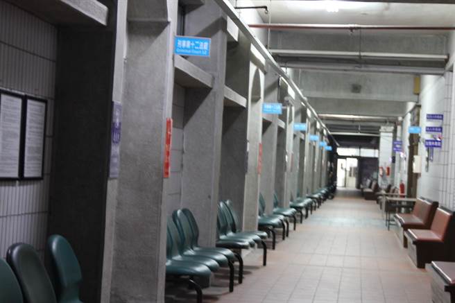 余男自撞他人车辆，不满未获处理，到对方住处泼漆、倒海鲜、撒冥纸，法官判他拘役70天。（资料照片）