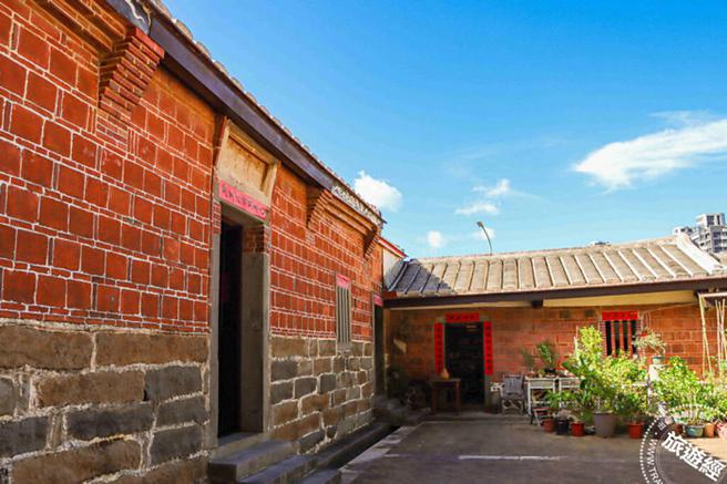 百年三合院「公司田溪程氏古厝」位于淡水，民眾搭乘淡海轻轨就能抵达。（图／旅游经提供）