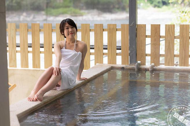 乌来是知名的温泉原乡，属于碳酸氢盐泉的泉种，有助软化皮肤角质，素有美人汤的称号。（图／旅游经提供）
