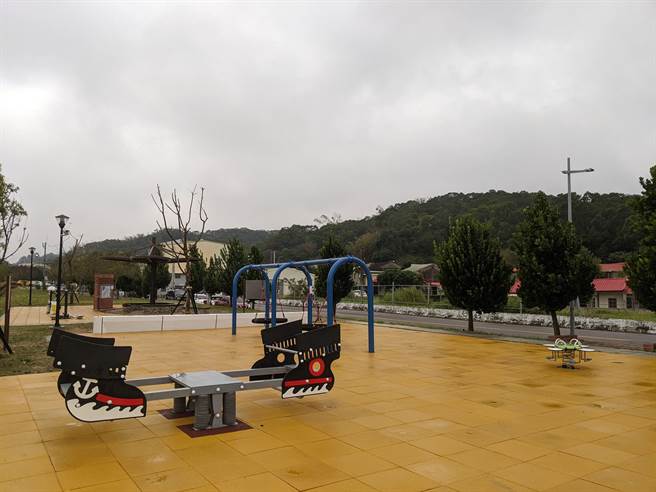 苗栗县政府积极推动1乡镇1特色公园，其中造桥乡造桥火车站南北侧公园，经改造后增建多项设施，近日正式启用后，提供全龄民眾共融、互动使用。（苗栗县政府提供／李京升苗栗传真）。（苗栗县政府提供／李京升苗栗传真）