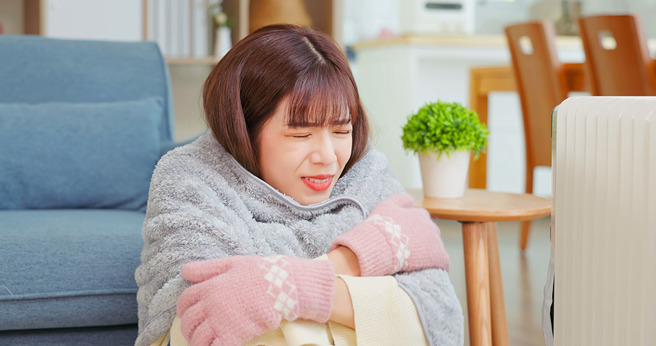 天冷血压容易上升，可在饮食上多下点功夫，包括多吃蔬果、少盐多香料，以及摄取全谷和未精制杂粮，有助于降血压。（示意图／达志影像）