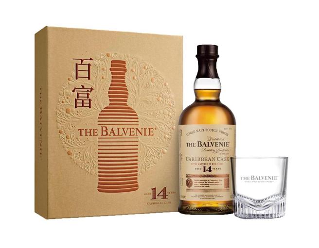 家乐福百富14年加勒比海兰姆酒统威士忌礼盒，1999元。（家乐福提供）★《中时新闻网》关心您：饮酒过量，有碍健康。酒后不开车，安全有保障！