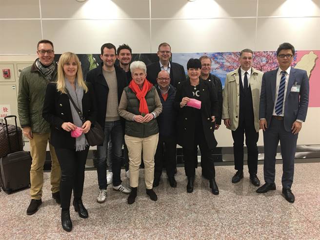 蔡英文明接見德國議員訪團，討論半導體、區域安全。（外交部提供）