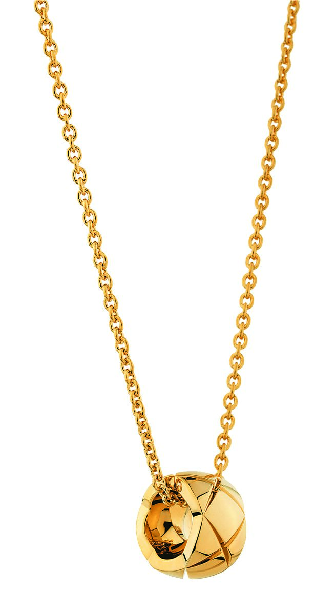 香奈儿COCO CRUSH项炼，18K米色金菱格纹图腾，8万2000元。（CHANEL提供）