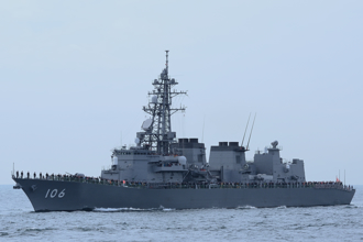 影》日本村雨級「稻妻」護衛艦船體撞擊礁石 燃油外洩 無人傷亡