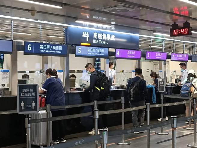 台湾高铁公司2月9日至2月18日每天再加码提供南下、北上各二班，共40班次「大学生开学返校5折优惠列车」。（本报资料照）