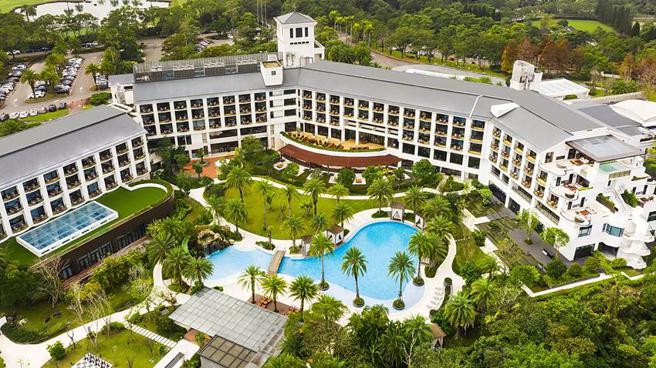 （無畏疫情挑戰，桃園大溪笠復威斯汀度假酒店2022年營收逾六億元創歷史新高，決定發放二個月年終獎金及一萬元賀歲獎金，感謝員工辛勞。圖／大溪笠復威斯汀度假酒店提供）