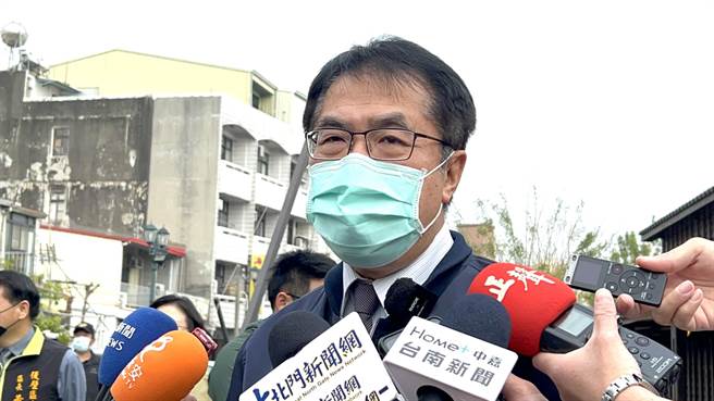 台南市長黃偉哲說，希望未來接掌南市警局長一職的人「把治安做好」。（張毓翎攝）