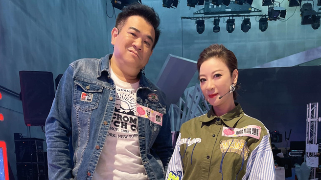 杨绣惠（右）与白云在去年5月惊传「认爱」了，岂料是一场乌龙。(图／翻摄自杨绣惠脸书)