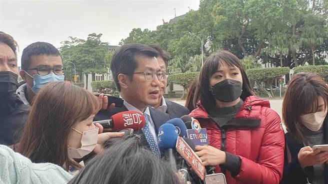 民進黨團幹事長羅致政則表示，只是提醒委員先預留時間，非一定要開臨時會。民進黨立法院黨團總召柯建銘也表示，總預算要通過，法案全部通過，才會再來談是否延會。（本報資料照片）