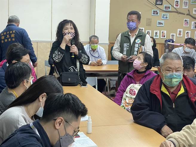 台水公司與淹水受災戶協調，賠償金13日撥款10萬元以上專案處理。(呂筱蟬攝)