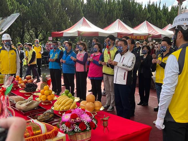 侯友宜主持开工动土典礼。（王扬杰摄）