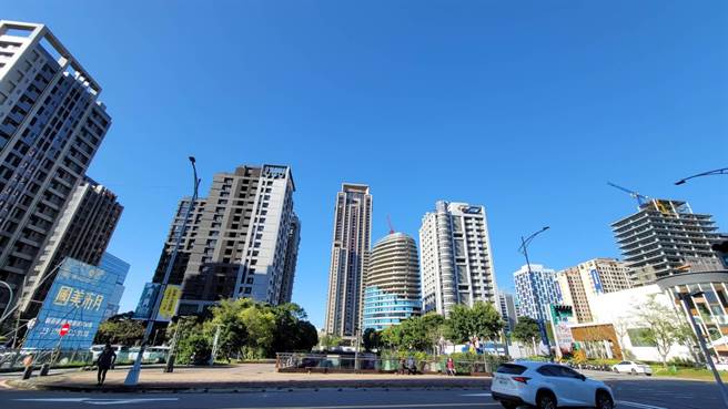 台湾房屋集团趋势中心执行长张旭岚表示，平均地权条例过关并不让人意外，而修法通过后，预售屋市场正式进入冷静期。（王莫昀摄）