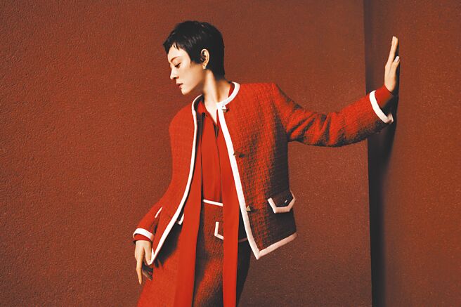 孙俪在迎接佳节此刻展示VALENTINO新色，传递祝福与喜气。（VALENTINO提供）