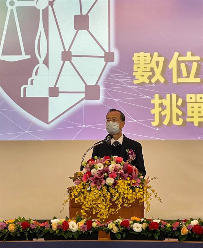 司法院院长许宗力11日在司法节学术研讨会致词。（司法院提供）