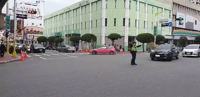 花蓮警方嚴正以待春節龐大車潮，將依過往經驗，在縣內車流量較大的路段及觀光景區，機動規畫警力疏導車潮，避免交通壅塞。（花蓮縣警局提供／羅亦晽花蓮傳真）