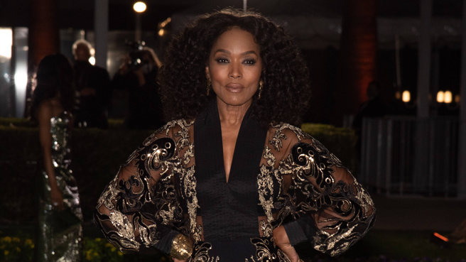 安潔拉貝瑟在《黑豹2：瓦干達萬歲》中飾演黑豹的母親。(圖／達志影像)