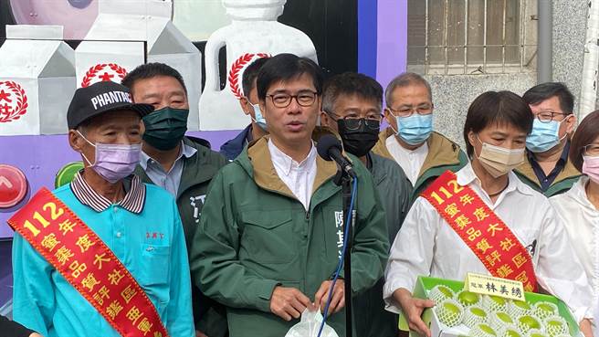 民進黨九合一選舉大敗，內閣改組議題呼聲不斷，傳出行政院院長蘇貞昌今天將正式向總統蔡英文提出辭呈，結束將近4年的閣揆任期，對此，民進黨代理主席、高雄市長陳其邁上午出席大社三寶意象推廣活動媒體問及此事時，只說內閣人事尊重總統的職權。(林雅惠攝)