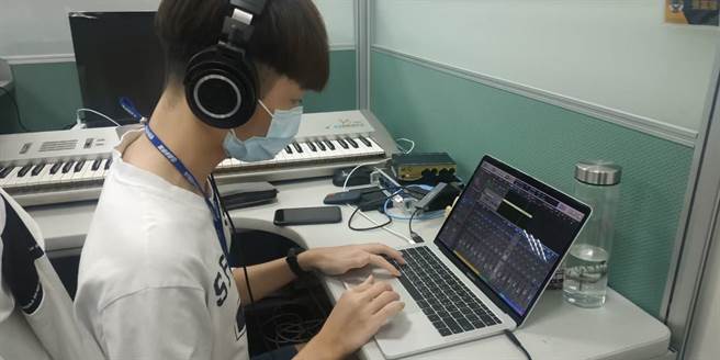 企劃及媒體設計類型工作為111年度學生熱門投遞的實習職缺，凸顯青年對於就業市場的喜好。（柯宗緯翻攝）