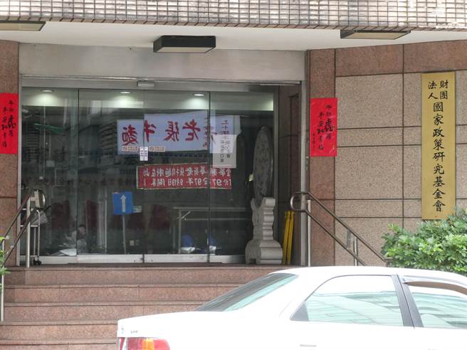 新冠肺炎XBB1.5变种病毒再让欧美疫情升温，前国健署长邱淑媞今警示，当前民进党政府对防疫一直开放、松绑，让民眾误以为疫情已过去，这样的认知作战结果，将让民眾疏于防范，XXB变异株可能因免疫逃脱，成过年主要染疫病毒。（周志豪摄）