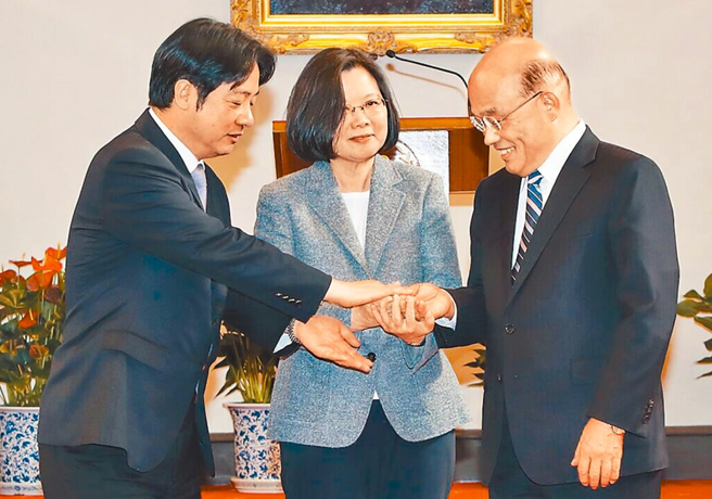 总统蔡英文（中）、副总统赖清德（左）、行政院院长苏贞昌（右）。（图／本报系资料照）
