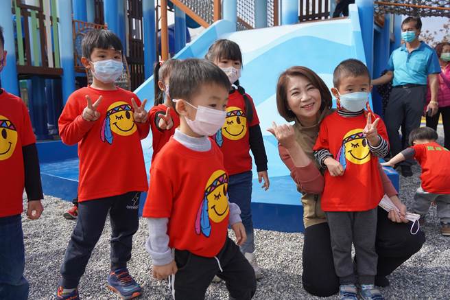 屏东第29座共融游戏场「海岛迴琉」坐落在离岛小琉球，以海洋意象为主设计，为全台难得一见的海岛特色公园，11日正式启用。（谢佳潾摄）