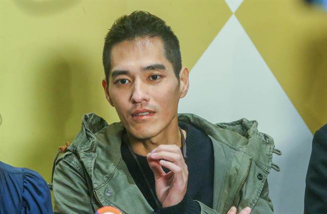 蓝正龙暴瘦一圈出席米神国际启动记者会。（粘耿豪摄）