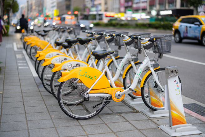 走了一年之后，YouBike微笑单车（我称它「悠拜」）正好扩大试点，我骑了几趟就深深感受到单车的魅力。(图/shutterstock)