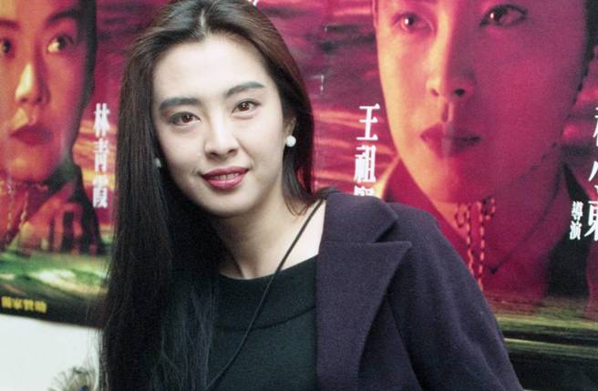 王祖贤拥有高挑身材和亮眼美貌。(图／本报系资料照)