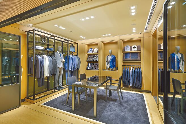 BOSS台北101全新概念专门店提供有独家Made To Measure订制服务，并为此特别设计独立订制空间。（BOSS提供）