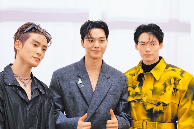 去年9月Prada 2023春夏大秀上，Win（右起）与宋江及NCT成员JaeHyun合影。（摘自Win IG）