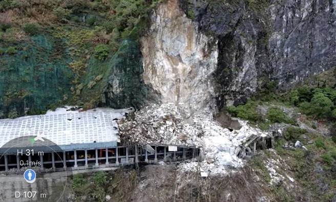 蘇花公路台9線159K＋300（大清水隧道）11日深夜發生坍方，雙向交通中斷。（公路總局提供／陳祐誠傳真）