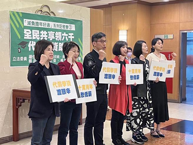 民进党立委锺佳滨表示，不清楚目前蔡英文总统对于内阁改组的考量，但阁揆任命绝对是总统的权力。（游念育摄）