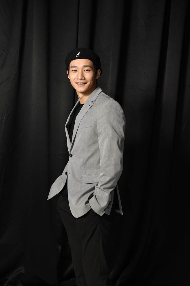 黄冠智因拍摄茄子蛋MV《浪子回头》而出道，《返校》及《降河洄游》为其代表作。（镜电视提供）