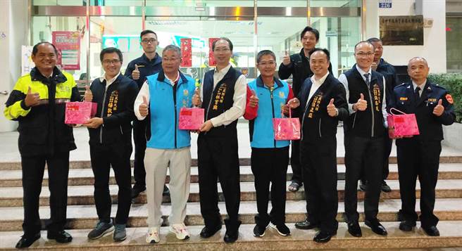 2023年加强重要节日安全维护工作起跑，大雅分局慰问协勤民防、义警人员。(警方提供)