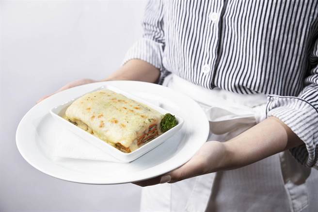 路易莎「菠菜奶油千层麵」，140元。（路易莎提供）