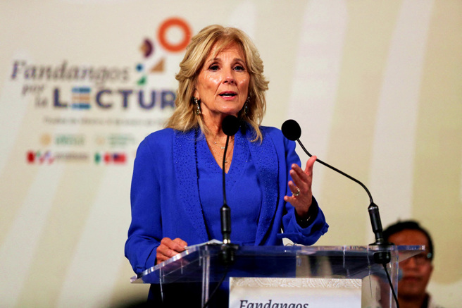 71岁美国第一夫人吉儿（Jill Biden）11日切除脸部及胸部等共2处癌症皮肤组织，证实为基底细胞癌（Basal cell carcinoma），另1处病灶待化验。