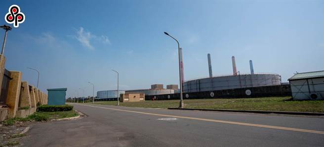 為滿足中部電力需求，中佳公司規劃在台中港⼯業專業區，開發57萬至65萬瓩級的複循環機組，但因空汙抵換等議題卡關多次，今天提出將與台電公司合作做為增量抵換來源，最後通過專案小組會議。（報系資料照）