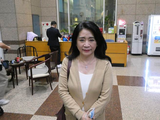 九合一选举至正副议长选举，各党违纪频传。国民党下午开考纪会，确定将去年底全国各县市正副议长选举中跑票的11人，包含高雄市副议长曾俊杰、花莲县议长张峻开除党籍。但前苗栗县长徐耀昌违纪辅选案，则因仍带他案，暂缓处理。图为国民党考纪会主委李贵敏。（周志豪摄）