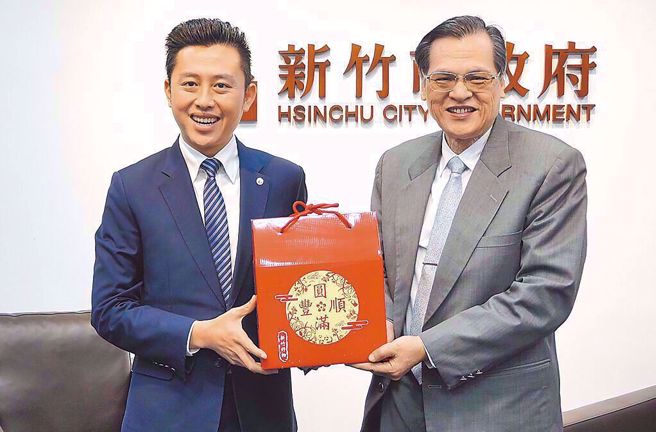 林智坚（左）、陈明通（右）。（资料照片）