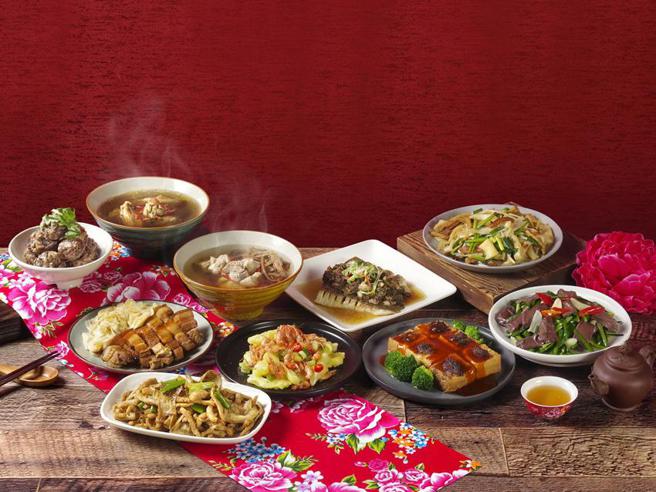 紧邻龙潭客家庄的桃园高尔夫俱乐部悦华大酒店「客家美食季」，提供多道道地客家菜式。（图／桃园高尔夫俱乐部悦华大酒店）