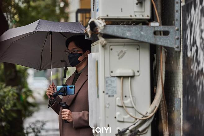 最终回揭薛仕凌控制、监视黑暗面。（爱奇艺国际站提供）