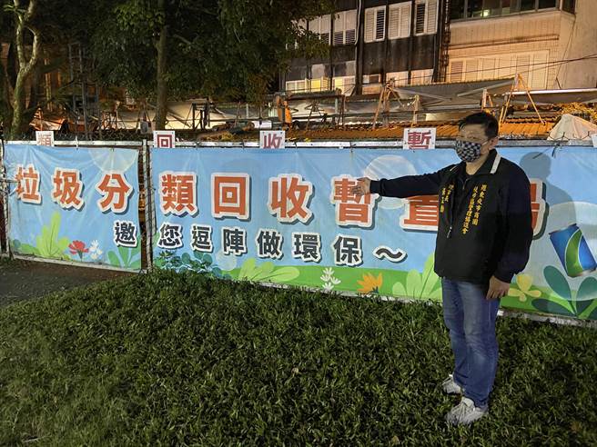 羅東夜市商圈徒步區管理協進會理事長張正勳表示，夜市有專門的回收場在處理資源回收，獲「資收分類獎」感到與有榮焉。（吳佩蓉攝）