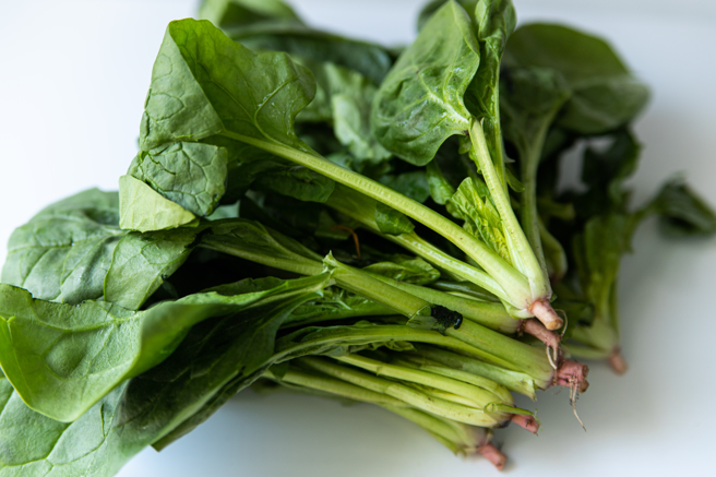 醫師洪永祥指出，深綠色蔬菜富含鉀離子，有一類人食用時要特別小心。（示意圖／shutterstock）
