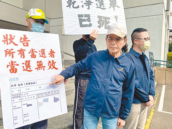 挑战台中市第一选区议员4连霸失利的民进党籍吴敏济，11日指控同选区3名当选人都涉贿选，他已提起当选无效诉讼。（陈淑芬摄）