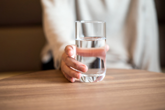 研究證實多喝水抗衰老 專家曝9個關鍵補水時機