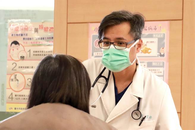 李冠仪提醒，清洁剂容易造成「吸入性」与「接触性」化学性灼伤，要小心谨慎。（台中慈济医院提供）