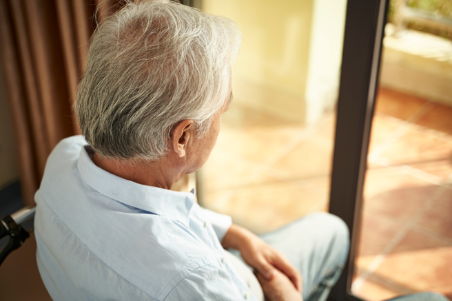 男子多年来数次到印尼讨扶养权，不惜变卖家产，希望2个孩子能认祖归宗，没想到他上个月死在印尼，死因眾说纷纭。（示意图/shutterstock）