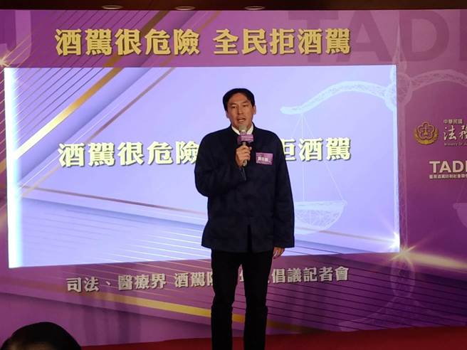 资深媒体人黄暐瀚。（陈志贤摄）