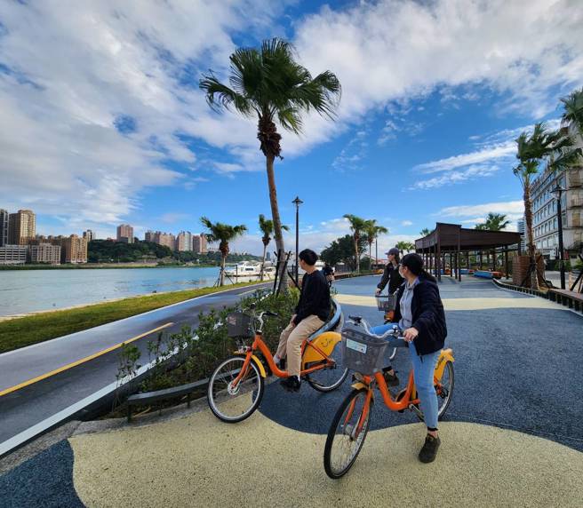 龍形渡船頭休憩廣場改善工程，提升自行車道及週邊環境。圖/新北市政府提供